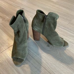 Jessica Simpson - Keris Booties